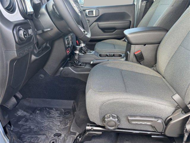 new 2025 Jeep Gladiator car, priced at $41,593