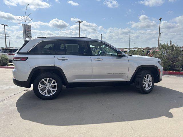 used 2022 Jeep Grand Cherokee car, priced at $34,138