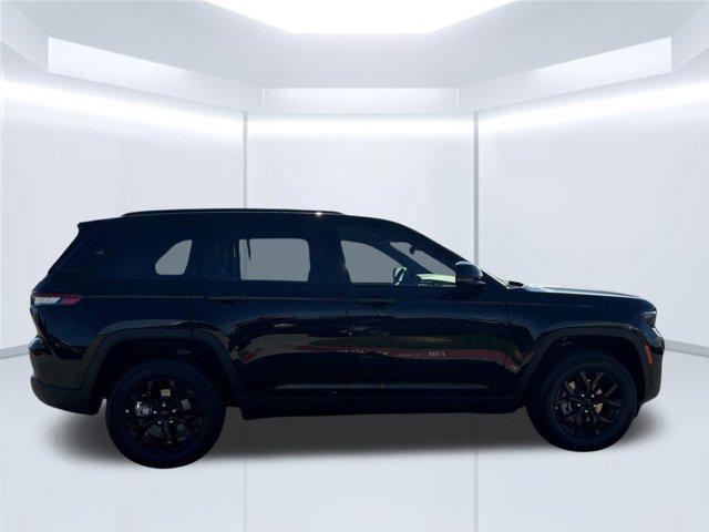 new 2025 Jeep Grand Cherokee car, priced at $38,358