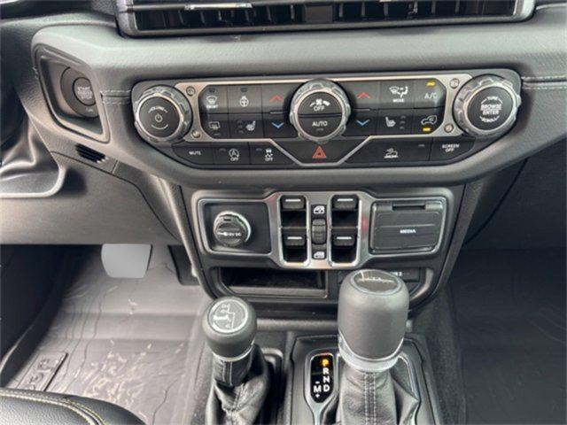 new 2025 Jeep Gladiator car, priced at $44,256