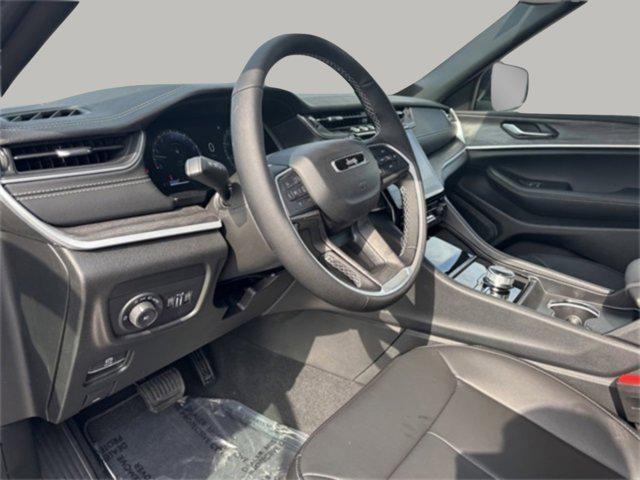 new 2025 Jeep Grand Cherokee car, priced at $40,852