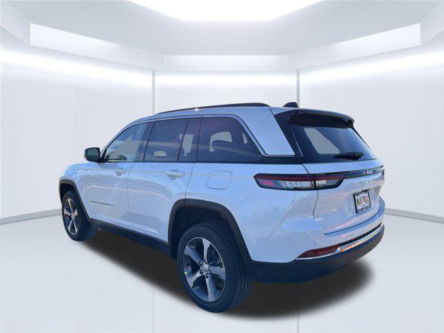 new 2025 Jeep Grand Cherokee car, priced at $44,352