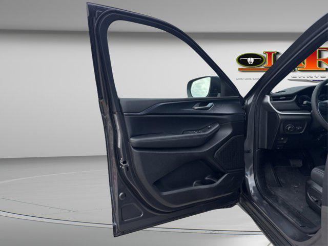 new 2025 Jeep Grand Cherokee car, priced at $34,405