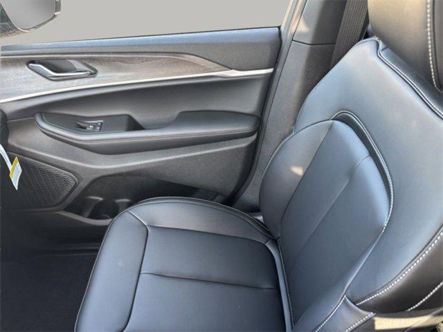 new 2025 Jeep Grand Cherokee L car, priced at $44,010
