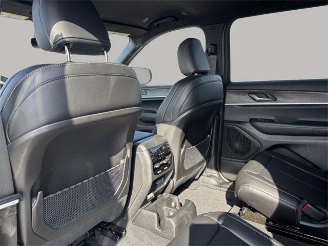 new 2025 Jeep Grand Cherokee L car, priced at $44,010