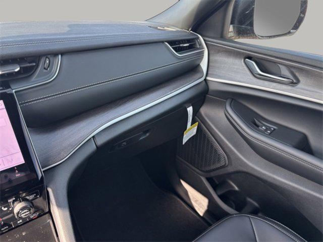 new 2025 Jeep Grand Cherokee L car, priced at $44,010