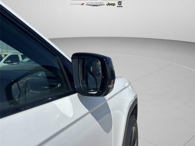 new 2025 Jeep Grand Cherokee car, priced at $39,613