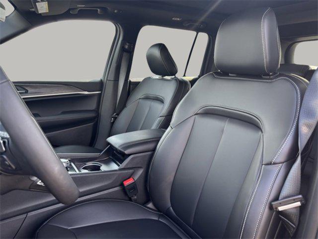 new 2025 Jeep Grand Cherokee car, priced at $39,613