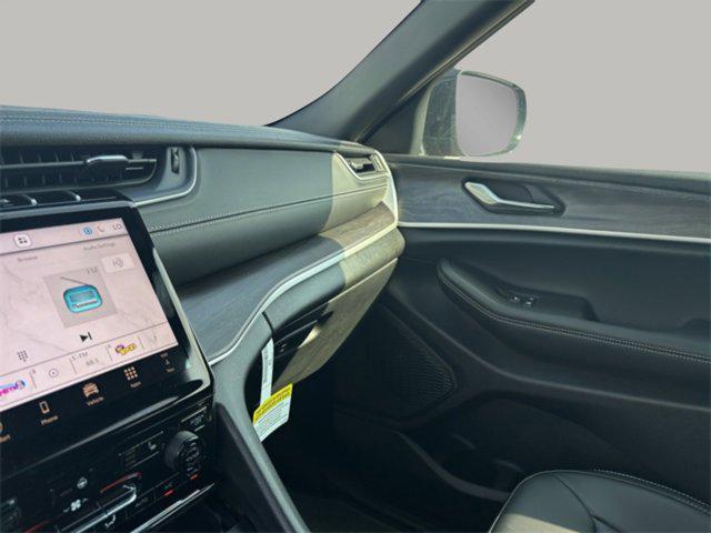 new 2025 Jeep Grand Cherokee car, priced at $39,613