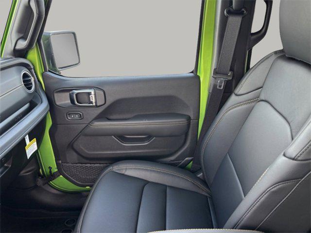 new 2025 Jeep Gladiator car, priced at $43,970