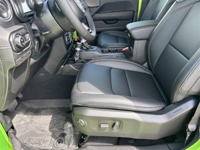 new 2025 Jeep Gladiator car, priced at $43,970