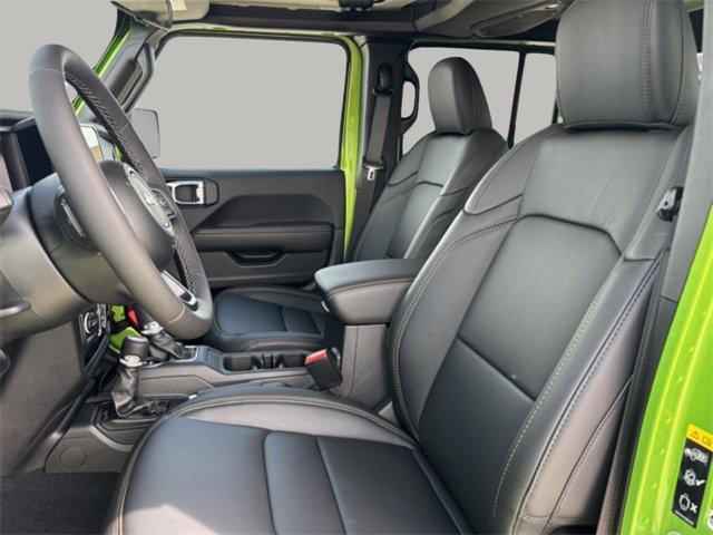 new 2025 Jeep Gladiator car, priced at $43,970