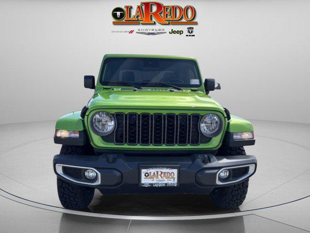 new 2025 Jeep Gladiator car, priced at $43,970