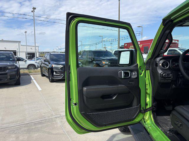 new 2025 Jeep Gladiator car, priced at $45,327