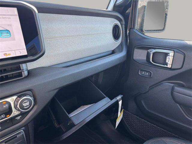 new 2025 Jeep Wrangler car, priced at $35,193
