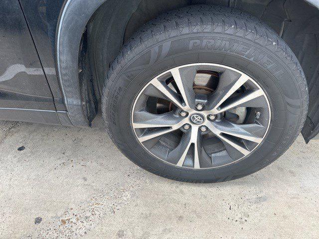 used 2019 Toyota Highlander car, priced at $24,019