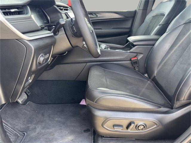 new 2025 Jeep Grand Cherokee car, priced at $38,007