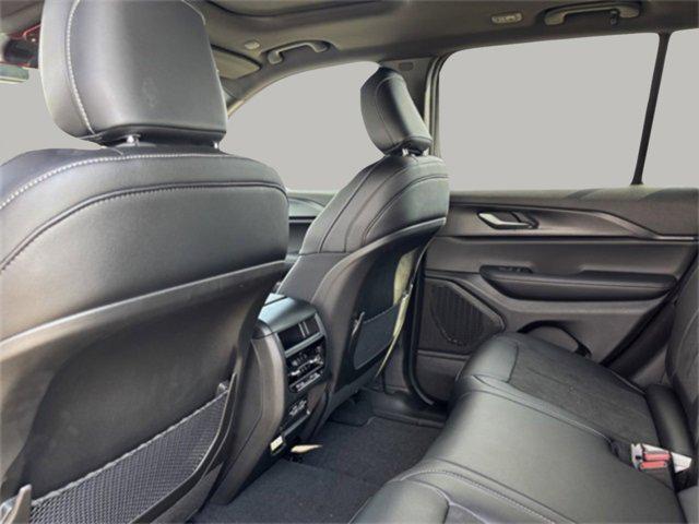 new 2025 Jeep Grand Cherokee car, priced at $38,007