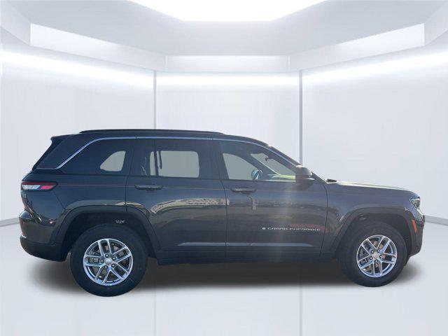 new 2025 Jeep Grand Cherokee car, priced at $39,050