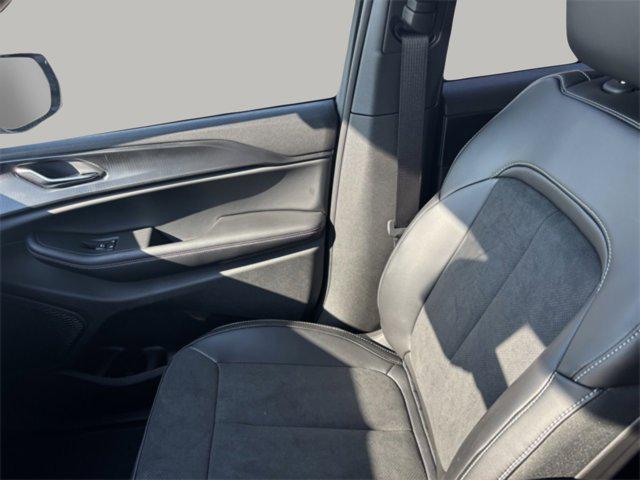new 2025 Jeep Grand Cherokee car, priced at $37,854