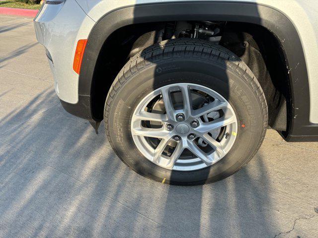 new 2025 Jeep Grand Cherokee car, priced at $34,273