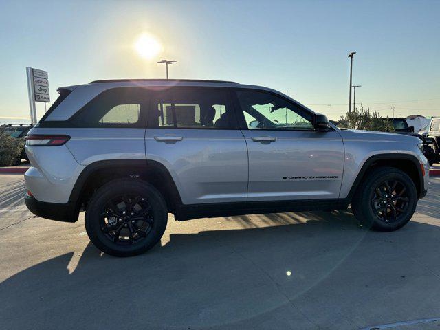 new 2025 Jeep Grand Cherokee car, priced at $39,694