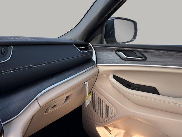 new 2025 Jeep Grand Cherokee L car, priced at $45,005