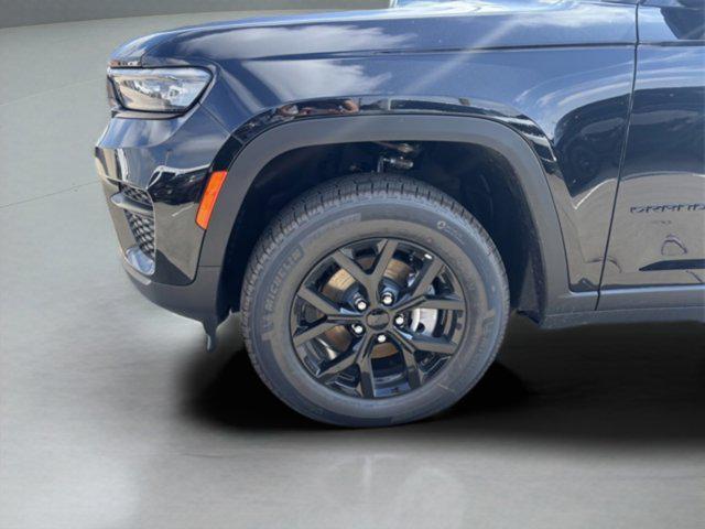 new 2025 Jeep Grand Cherokee car, priced at $38,390