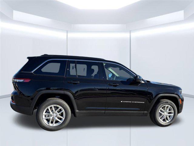 new 2025 Jeep Grand Cherokee car, priced at $39,050