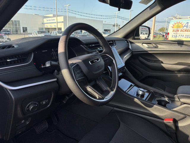 new 2025 Jeep Grand Cherokee car, priced at $39,050