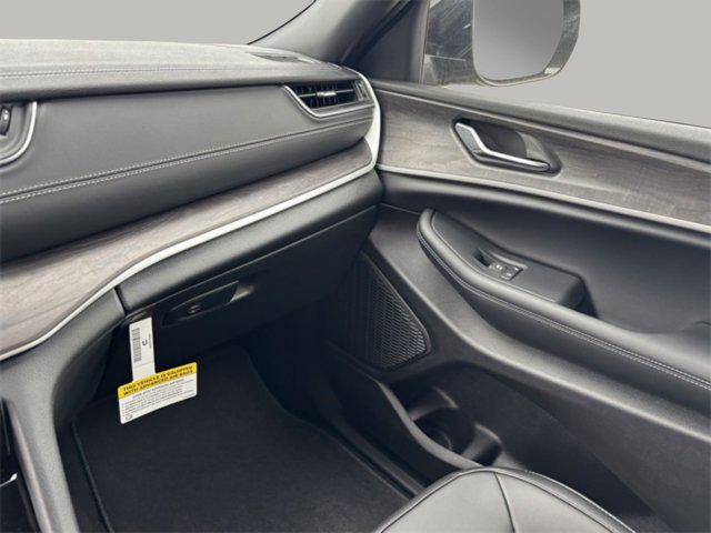 new 2025 Jeep Grand Cherokee car, priced at $44,896