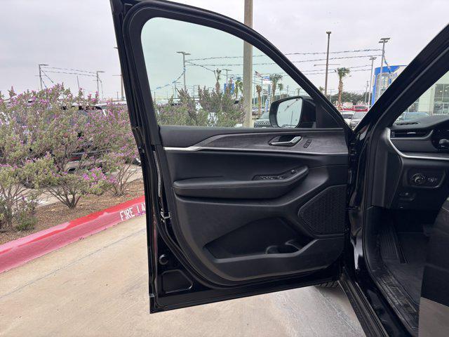 new 2025 Jeep Grand Cherokee car, priced at $44,896