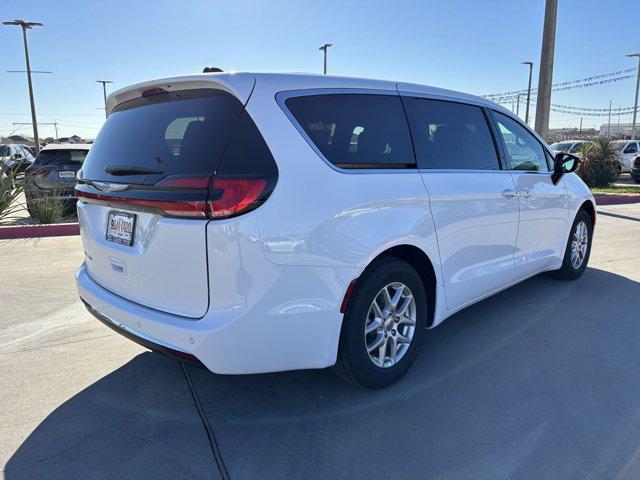 new 2025 Chrysler Pacifica car, priced at $39,821