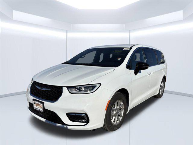 new 2025 Chrysler Pacifica car, priced at $39,821