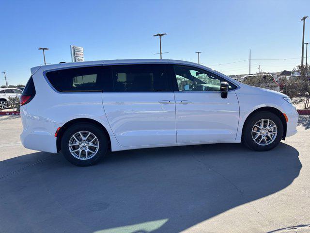 new 2025 Chrysler Pacifica car, priced at $39,821