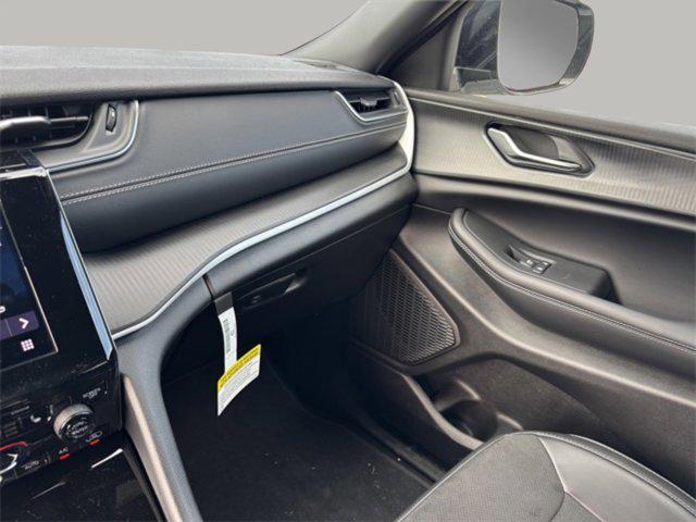 new 2025 Jeep Grand Cherokee car, priced at $36,978