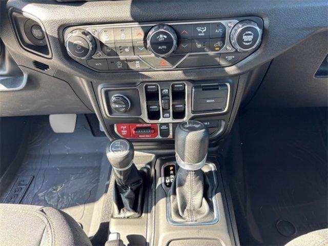new 2025 Jeep Wrangler car, priced at $47,068