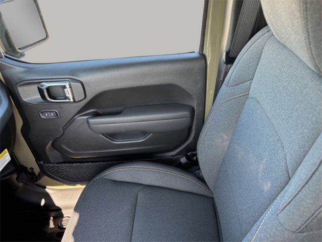 new 2025 Jeep Wrangler car, priced at $47,068
