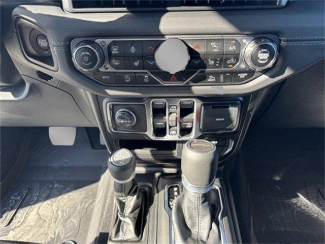 new 2025 Jeep Gladiator car, priced at $42,697