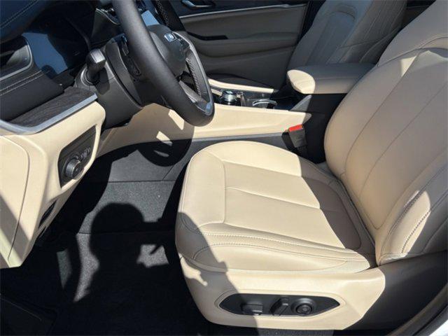 new 2025 Jeep Grand Cherokee car, priced at $42,674