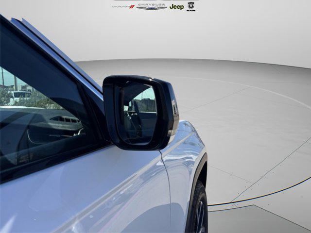 new 2025 Jeep Grand Cherokee car, priced at $42,674