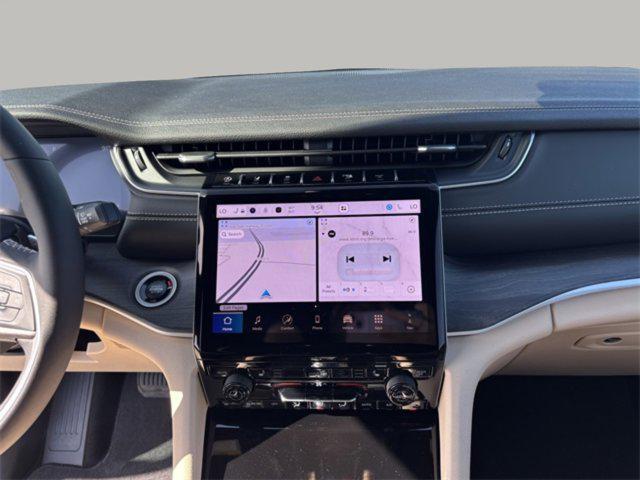 new 2025 Jeep Grand Cherokee car, priced at $42,674