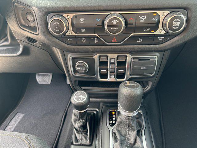 new 2025 Jeep Gladiator car, priced at $41,451