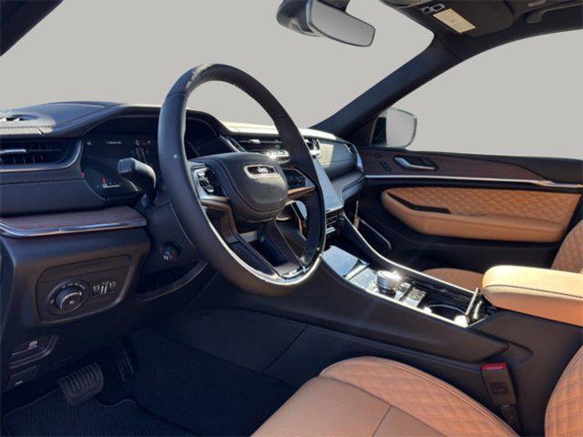 new 2025 Jeep Grand Cherokee car, priced at $54,522