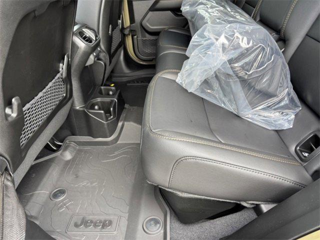 new 2025 Jeep Gladiator car, priced at $41,720