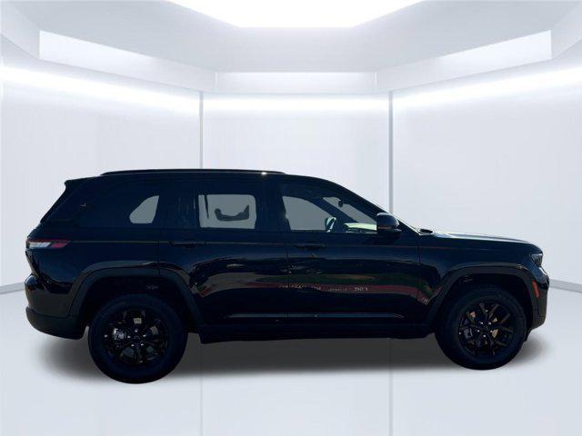 new 2025 Jeep Grand Cherokee car, priced at $39,968