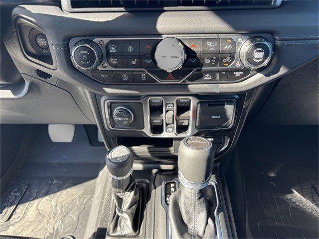 new 2025 Jeep Gladiator car, priced at $42,141