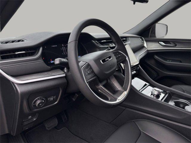 new 2025 Jeep Grand Cherokee car, priced at $40,946
