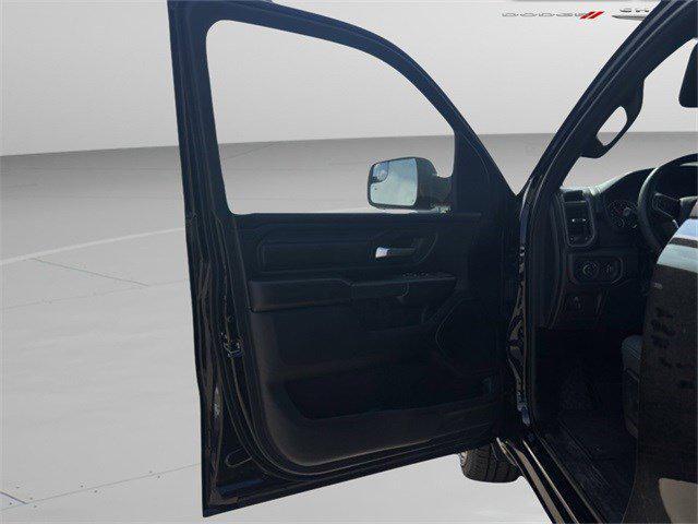 new 2025 Ram 1500 car, priced at $43,551