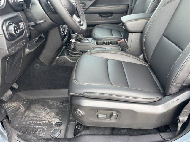 new 2025 Jeep Gladiator car, priced at $42,141